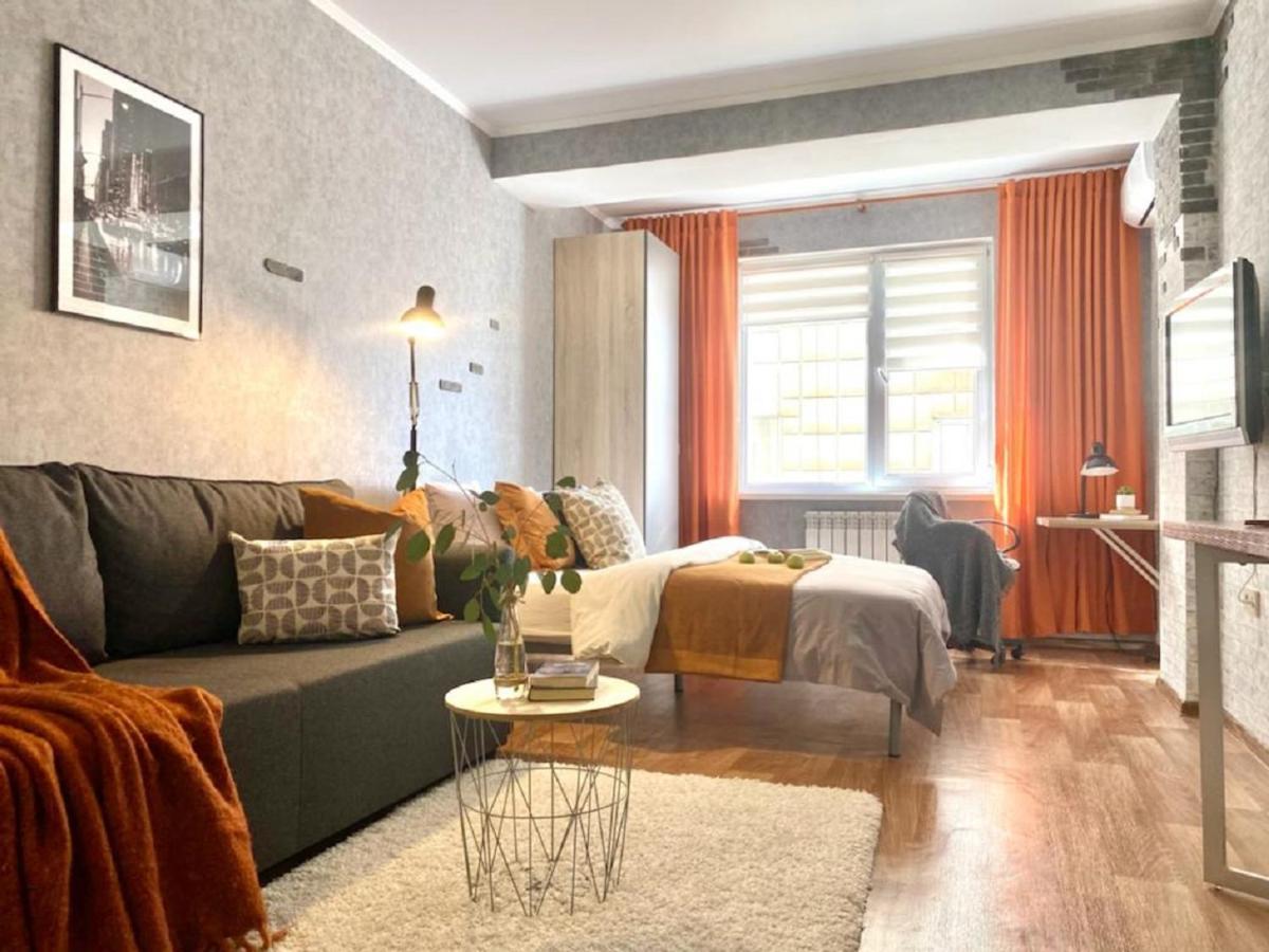 Студия New York В Самом Центре Города Apartment Almaty Ngoại thất bức ảnh