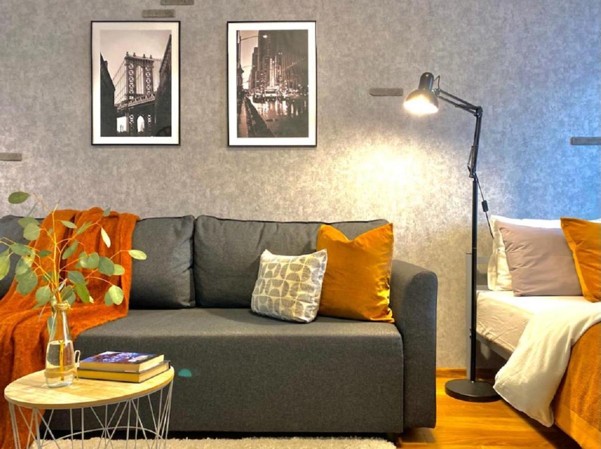 Студия New York В Самом Центре Города Apartment Almaty Ngoại thất bức ảnh